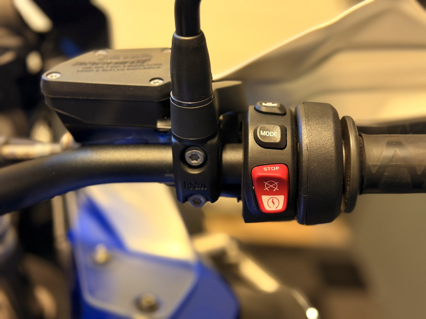 
								BMW R1250GS Adventure full									